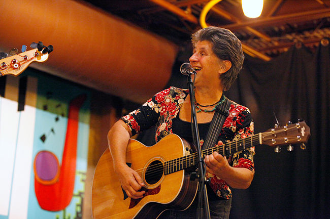MU instructor Pippa Letsky revives, electrifies bluegrass